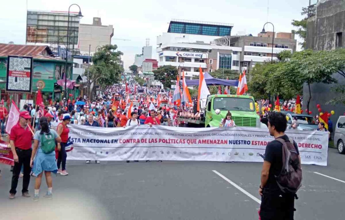 Marcha miércoles 1.12.jpg listo