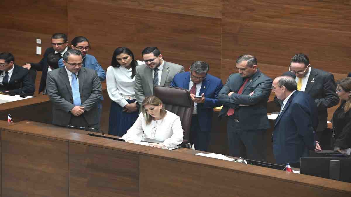 Diputados con mala nota.jpg 1