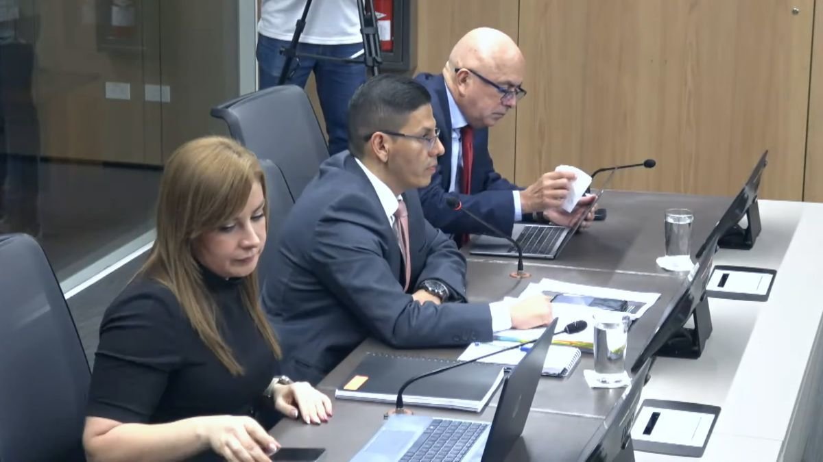 José Rafael Solano justifico su accionar pero se limito a declarar sobre los mensajes de texto de la exdirectora de estrategia.