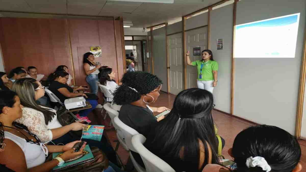 Mujeres feria de empleo