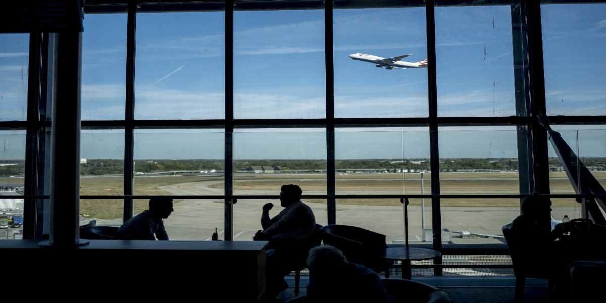 La aviación fue, como varias otras actividades, muy afectado por la pandemia del Covid-19. Foto: Tolga Akmen / AFP.