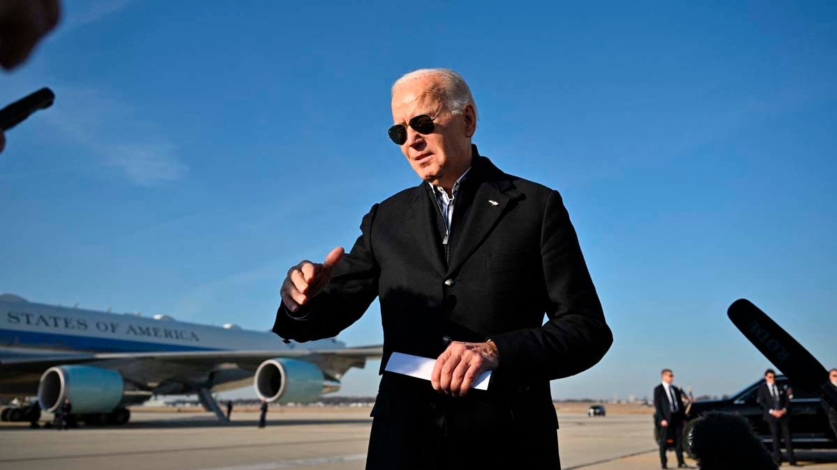 Joe Biden, presidente de Estados Unidos. Trascendieron nuevas revelaciones sobre los esfuerzos de Donald Trump para que no se le concediera la victoria en las elecciones de 2020. Foto: Mandel Ngan / AFP.