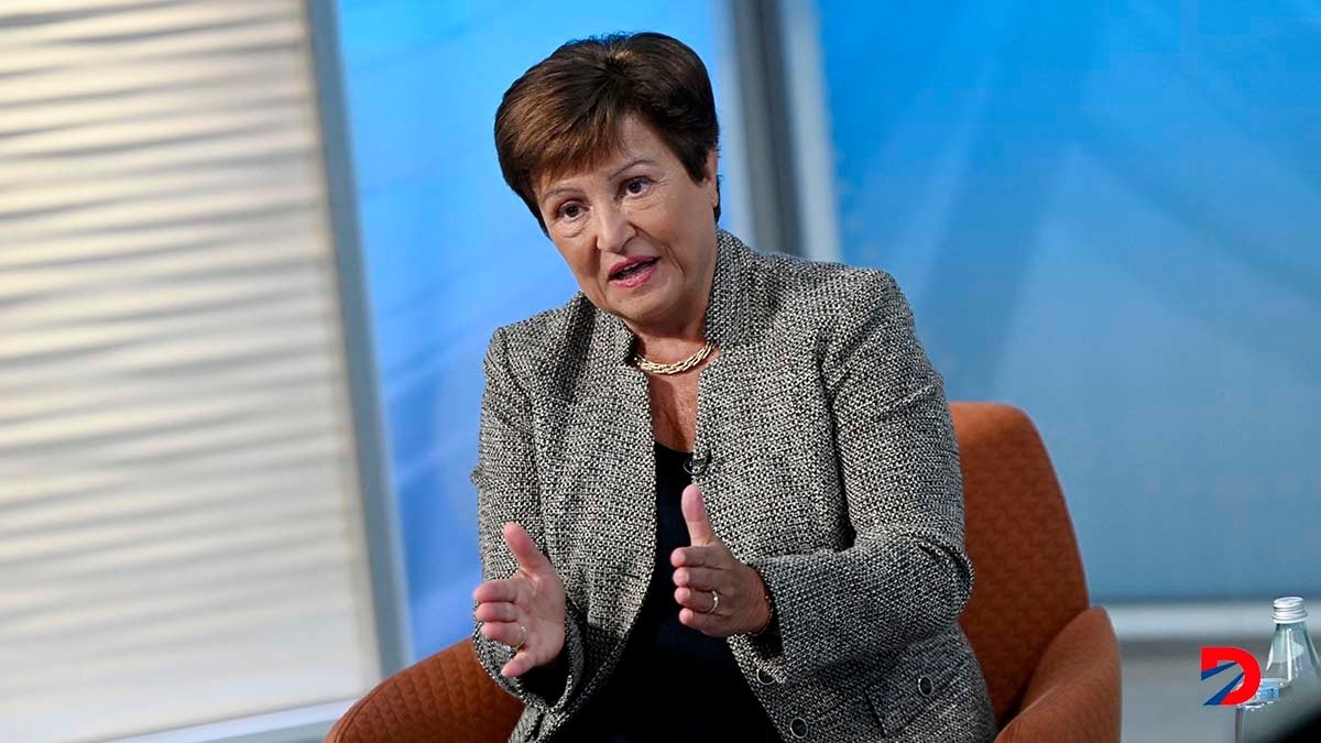 La directora del FMI, Kristalina Georgieva, habló sobre los riesgos y las ventajas de la Inteligencia Artificial. Foto: Olivier Doulier / AFP.