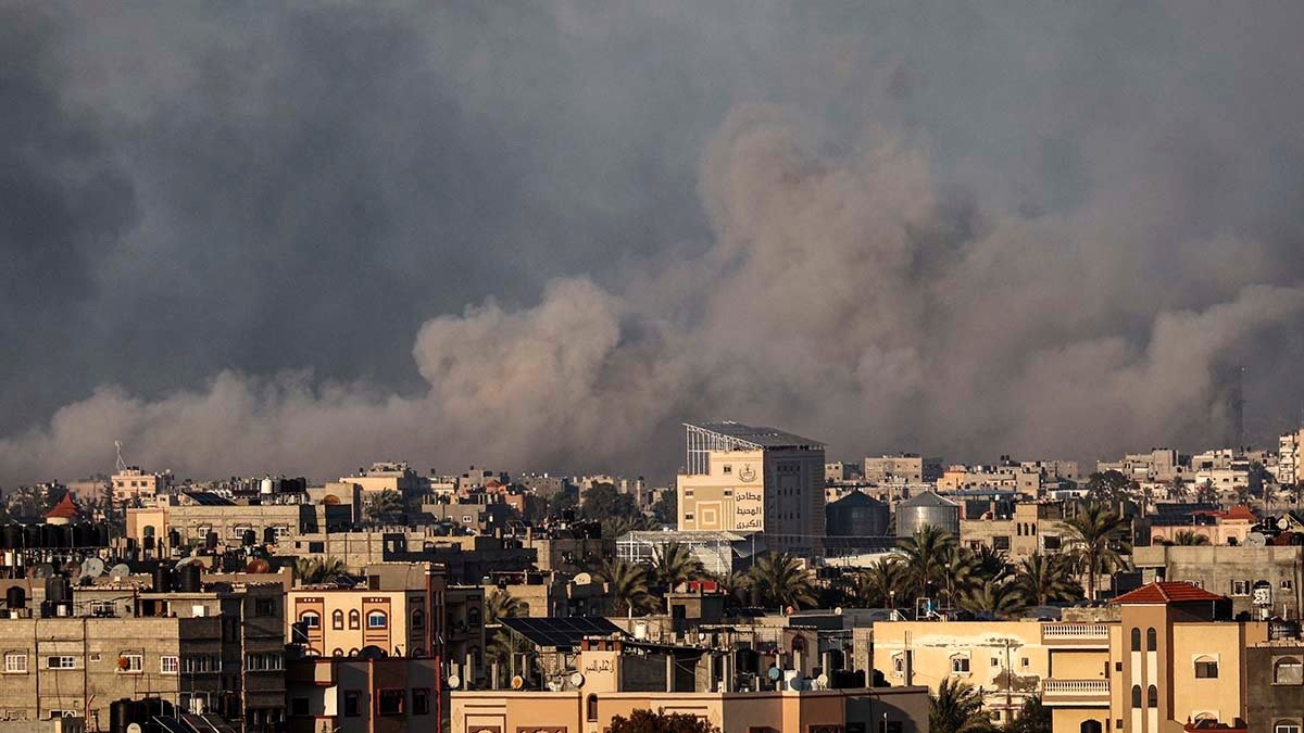 Los combates en el sur de Gaza se mantienen este jueves. La imagen corresponde a la ciudad de Rafah. Foto: AFP.