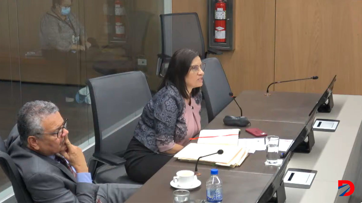 Marta Esquivel, presidenta ejecutiva de la CCSS calló ante diputados sobre cuestionamientos del presunto maquillaje del informe  actuarial. Foto: Captura de imagen.