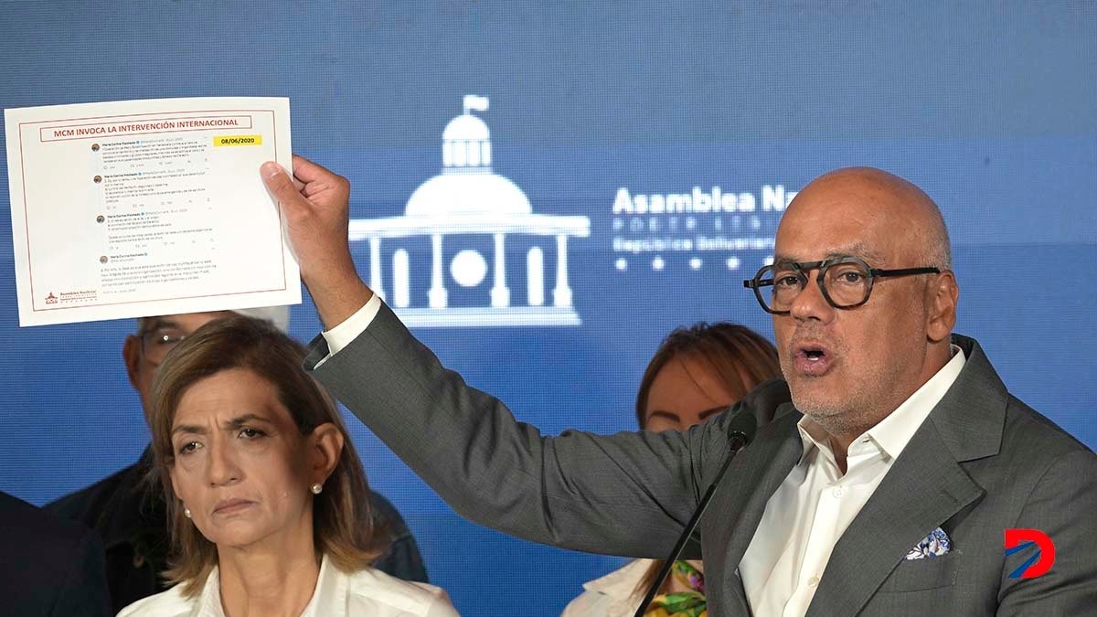 El presidente de la Asamblea Nacional de Venezuela, Jorge Rodríguez, habla ante los medios el jueves en Caracas. Foto: Federico Parra / AFP.