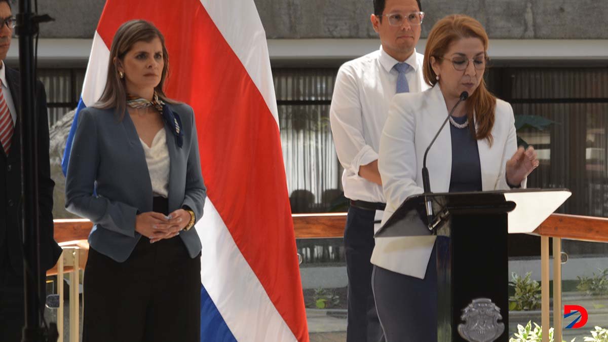 Laura Fernández ministra del MIDEPLAN comentó que el proyecto sería defendido en la Comisión de Jurídicos de la Asamblea Legislativa. Foto Sócrates Colindres Lagos