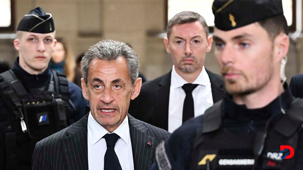 Nicolasd Sarkozy, expresidente de Francia, llega al tribunal donde se le condenó a un año de cárcel en suspenso. Foto: Bertrand Guay / AFP.