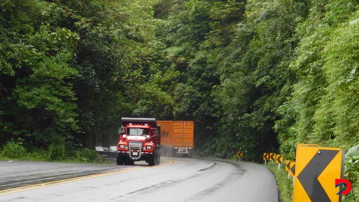 Los vehículos de carga de 6 toneladas o más , que circulan por la ruta 32 no tendrán restricción vehicular en la tarde, de 4:30  p.m. a 6:30 p.m. Foto: MOPT.