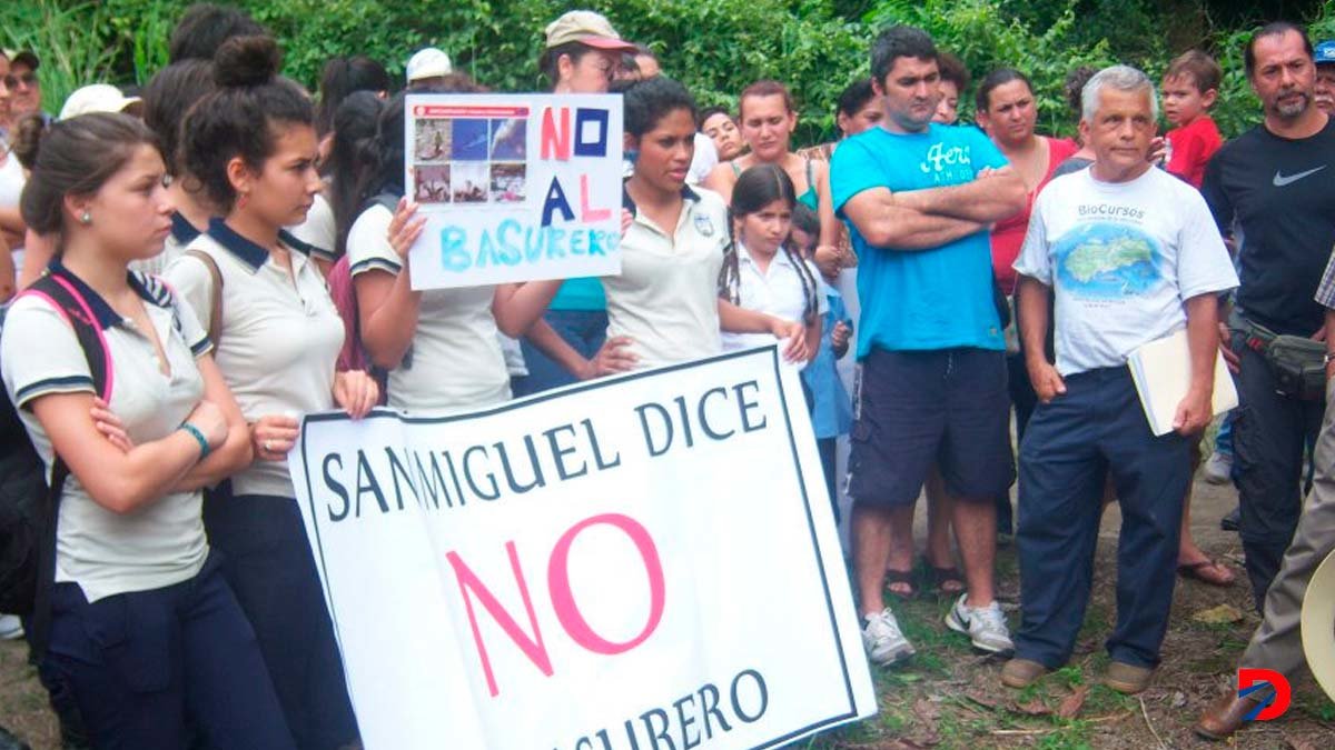 Las manifestaciones de los vecinos de Turrúcares de Alajuela buscan mantener su lucha para evitar la construcción del Relleno Sanitario. Foto Asociación Integral Turrúcares