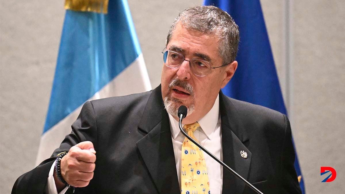 Bernardo Arévalo llega este martes a 100 días como presidente de Guatemala. Foto: Johan Ordoñez / AFP.