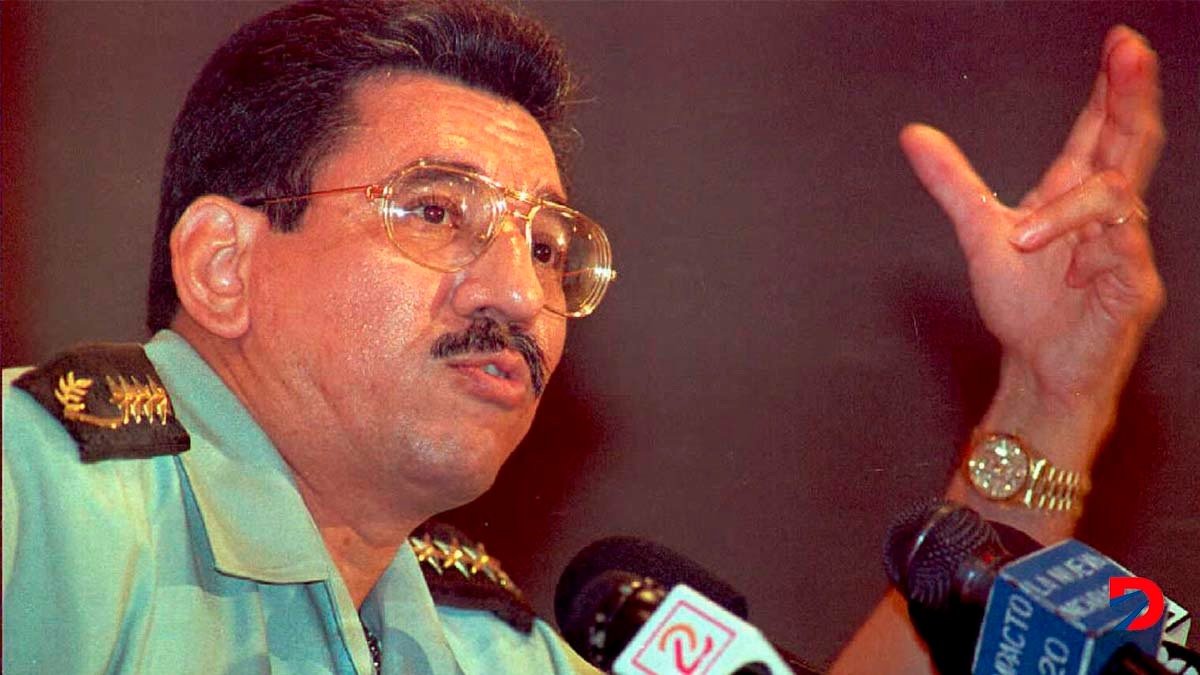 Imagen del 21 de febrero de 1995 del general en retiro Humberto Ortega, hermano del presidente de Nicaragua, Daniel Ortega. Foto: Pedro Ugarte / AFP.