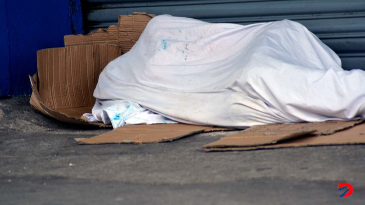 Las personas en condición de calle principalmente se esta ubicando en la cabecera de los cantones del GAM. Foto Sócrates Colindres