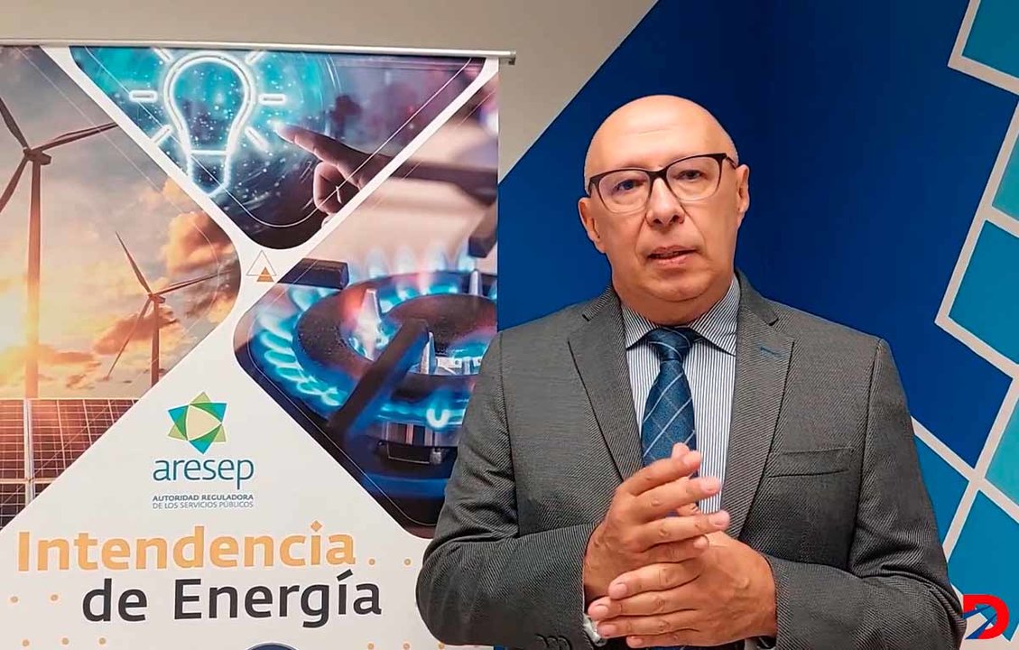 Mario Mora, intendente de Energía de la Aresep, explicó que las tarifas eléctricas en todo el país, aumentarán a partir de enero del 2025. Foto: Captura ARESEP.