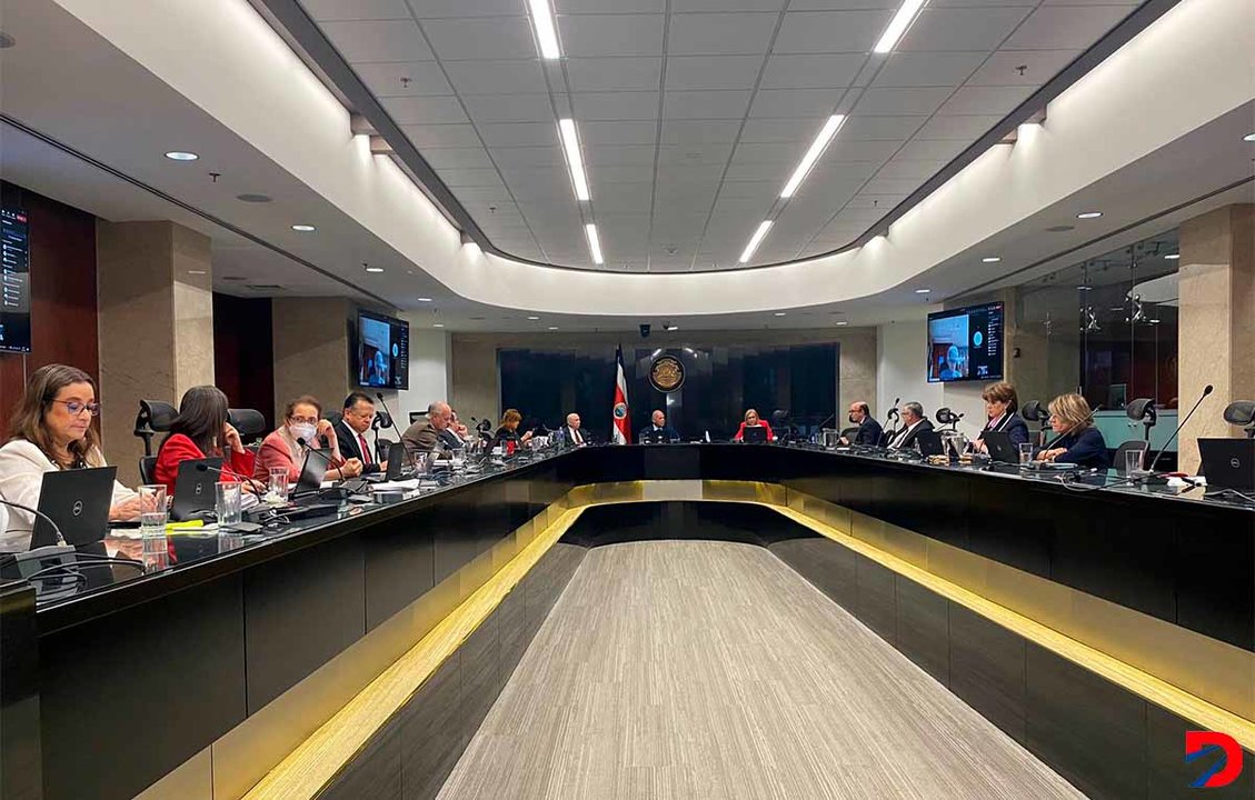 Los magistrados de la Corte Plena votaron por no pronunciarse respecto a las críticas del Presidente Rodrigo Chaves, contra la medida cautelar que frenó la Ruta del Arroz. Foto: Poder Judicial