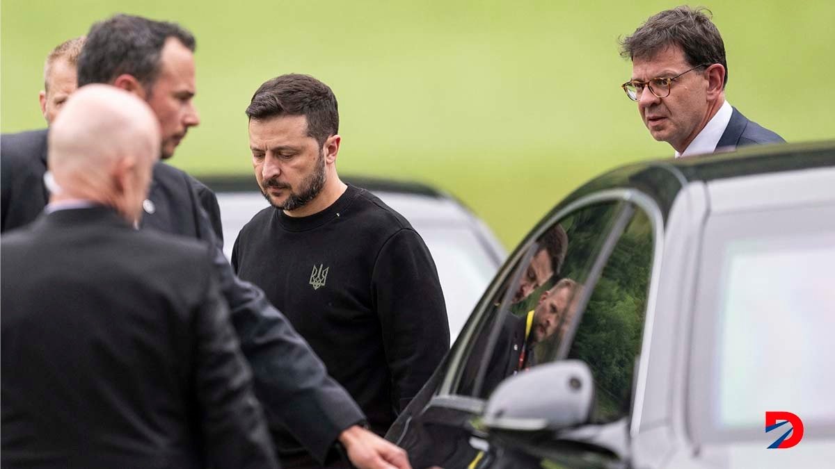 El presidente de Ukrania, Volodymyr Zelensky, a su llegada a Suiza para la cumbre de paz a la que no fue invitada Rusia. Foto: Alessandro Della Valle / Pool / AFP.