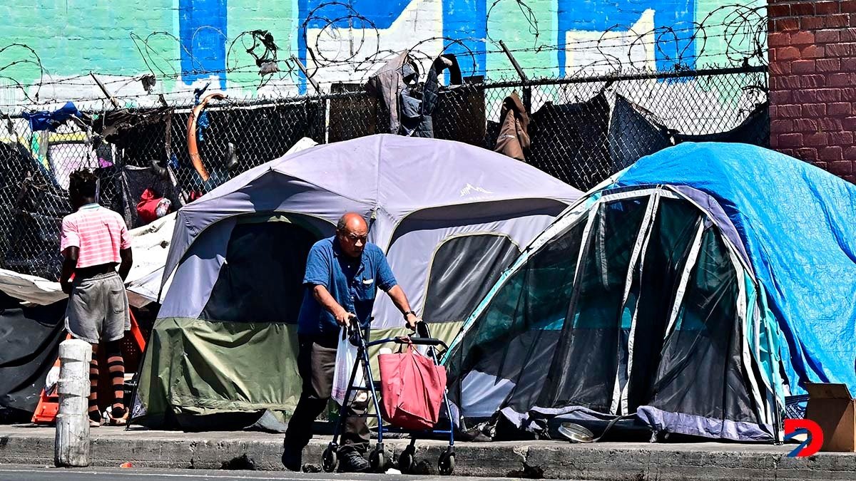 El número de personas sin hogas en Los Ángeles aumentó el año pasado un 10 por ciento respecto de 2022. Foto: Frederic J. Brown / AFP.