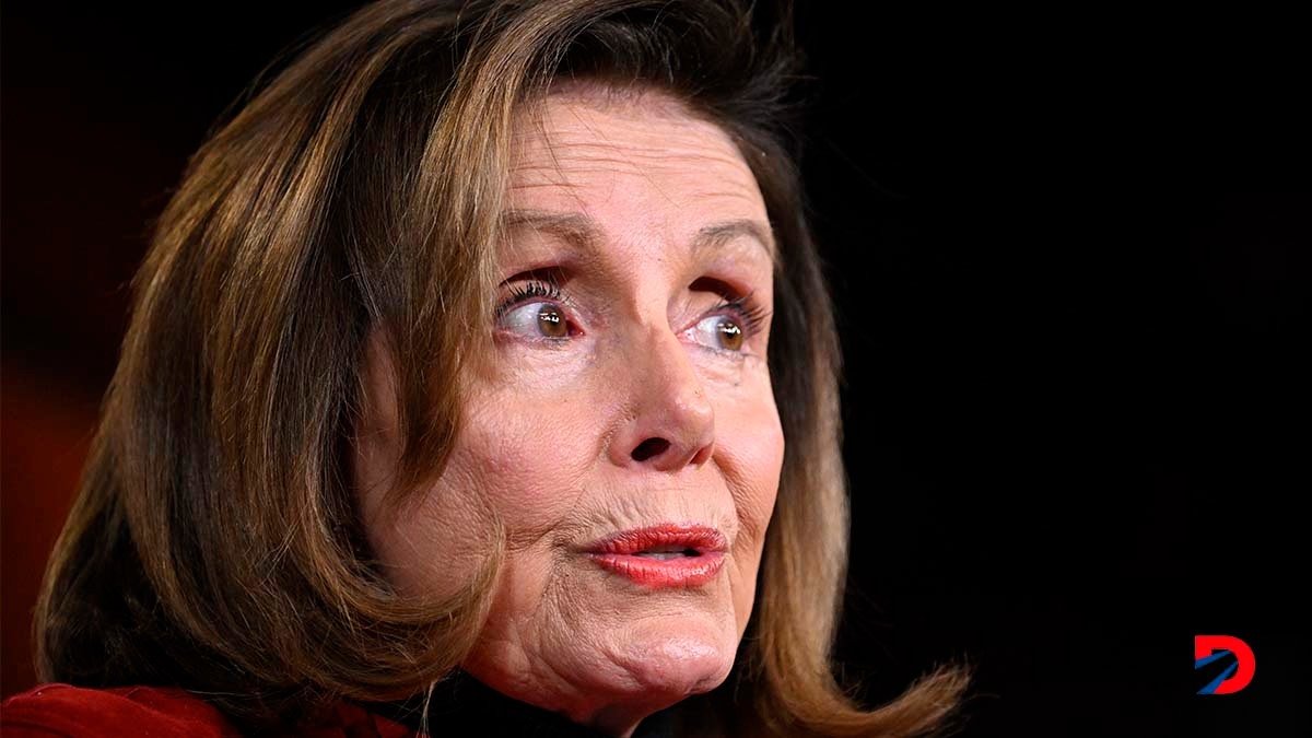 La influyente Nacy Pelosi se sumó a las voces que manifiestan dudas en torno a la candidatura del presidente Joe Biden. Foto: Mangel Ngan / AFP.