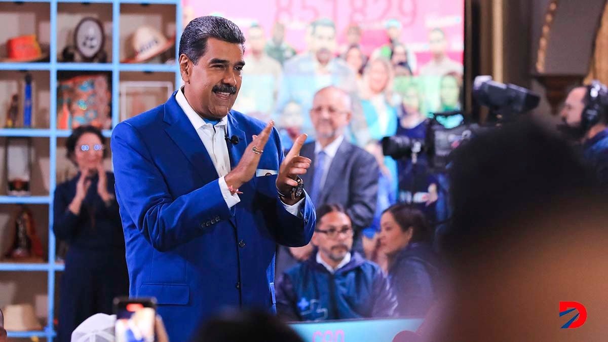 El presidente de Venezuela, Nicolás Maduro aplaude durante una presentación en televisión, el pasado primero de julio. Foto: Johnn Zerpa / Presidencia de Venezuela / AFP.