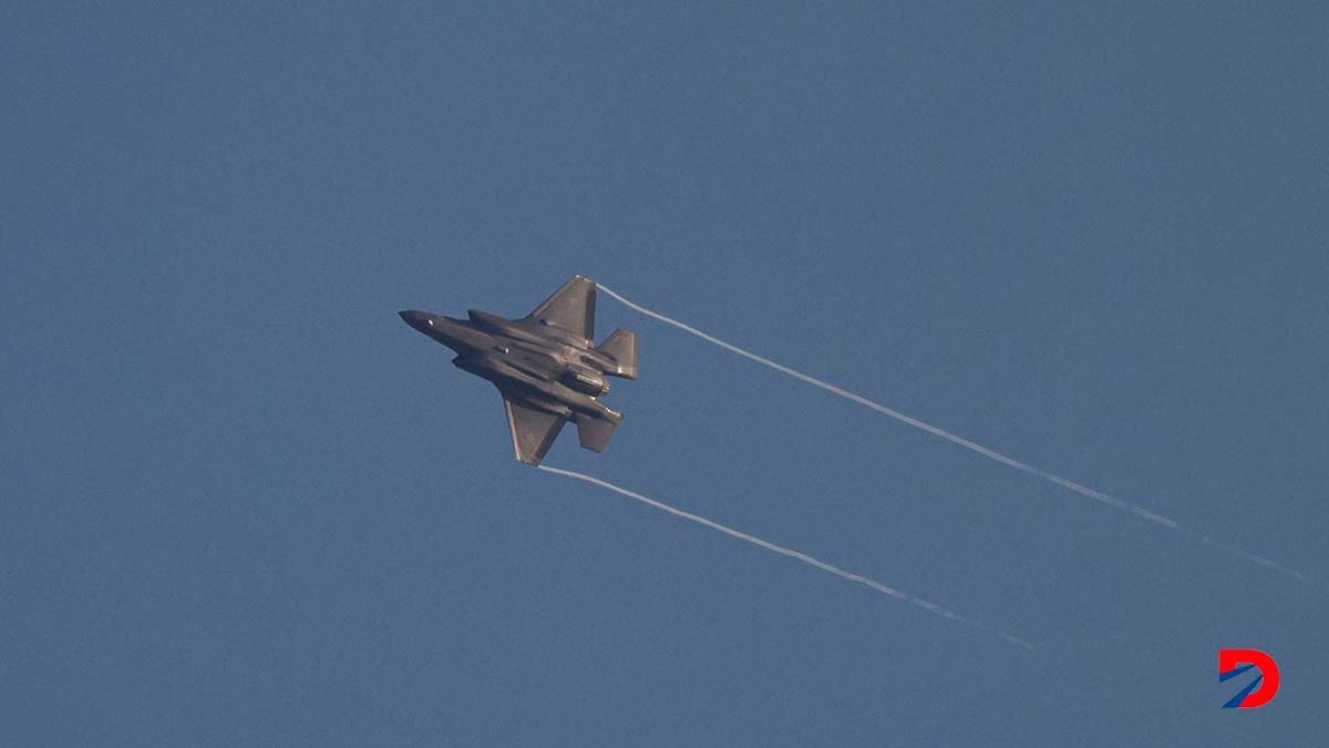 La Fuerza Aérea de Israel también intensificó los bombardeos sobre territorio libanés, al norte de la frontera común. Foto: Jalaa Marey / AFP.