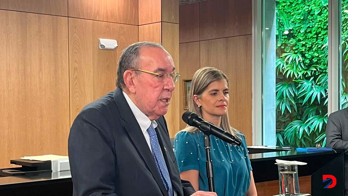 El presidente de la Asamblea Rodrigo Arias se reunió con la ministra de la Presidencia Laura Fernández para trazar el camino entre Ejecutivo y Legislativo. Foto Sócrates Colindres