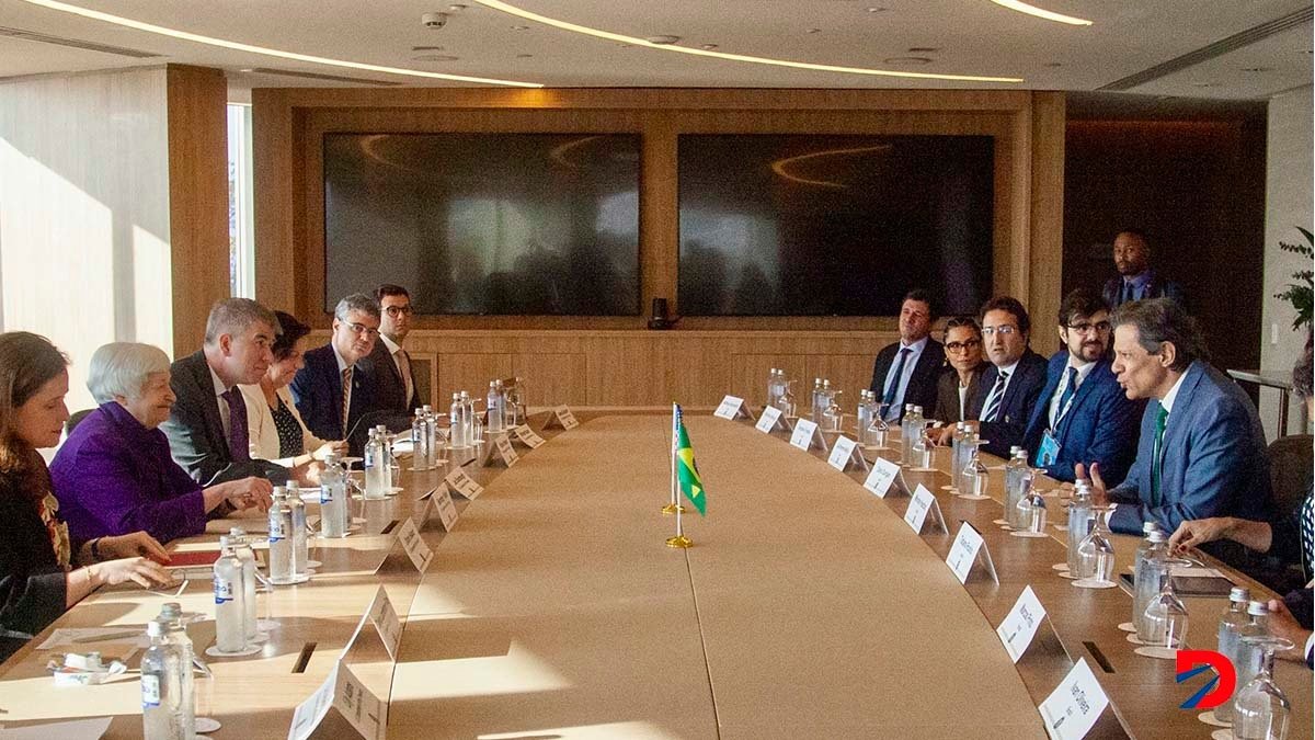 El ministro de Finanzas de Brasil, Fernando Haddad, se reunió con la secretaria del Tesoro de Estados Unidos, Janet Yellen, al margen de la Cumbre Ministerial del G20. Foto: Bruno Kaiuca / AFP.