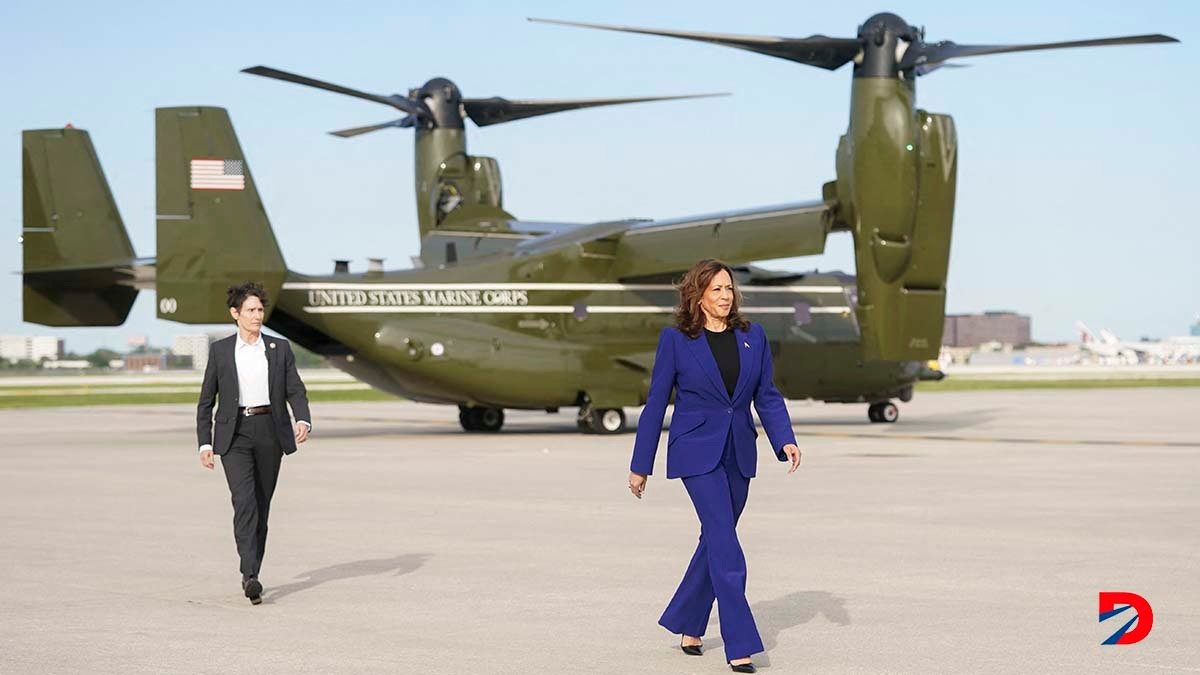 Kamala Harris, vicepresidenta y candidata presidencial por el partido demócrata en Estados Unidos, no hace referencia a su condición de mujer en sus presentaciones. Foto: kevin lamarke /Pool / AFP.