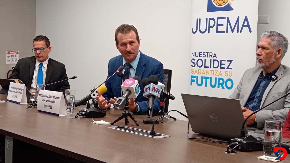 Jorge Rodríguez, presidente de la Junta Directiva de JUPEMA, manifestó que el MEP también debe abordar el tema de la morosidad de cuotas obrero patronales en que incurren algunas escuelas y colegios privados. Foto: Krissia Morris Gray.