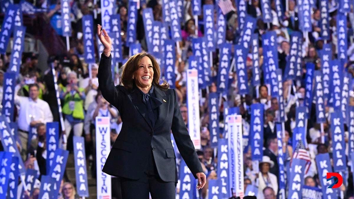 La candidata por el Partido Demócrata, la vicepresidenta de Estados Unidos, Kamala Harris, aceptó la noche del jueves la nominación de su agrupación. Foto: Robyn Beck / AFP.