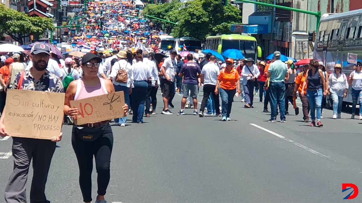 En agosto anterior, los rectores, educadores, estudiantes y sectores productivos marcharon  en defensa del FEES y del presupuesto de Educación. Foto: