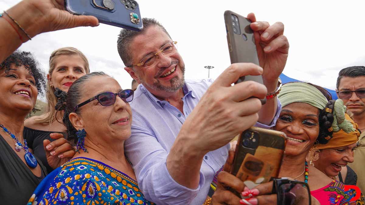 En su guira por Limón, el presidente de la República, Rodrigo Chaves, aprovechó para hablar del proyecto de Ley Jaguar. Foto Julieth Méndez, Casa Presidencial.