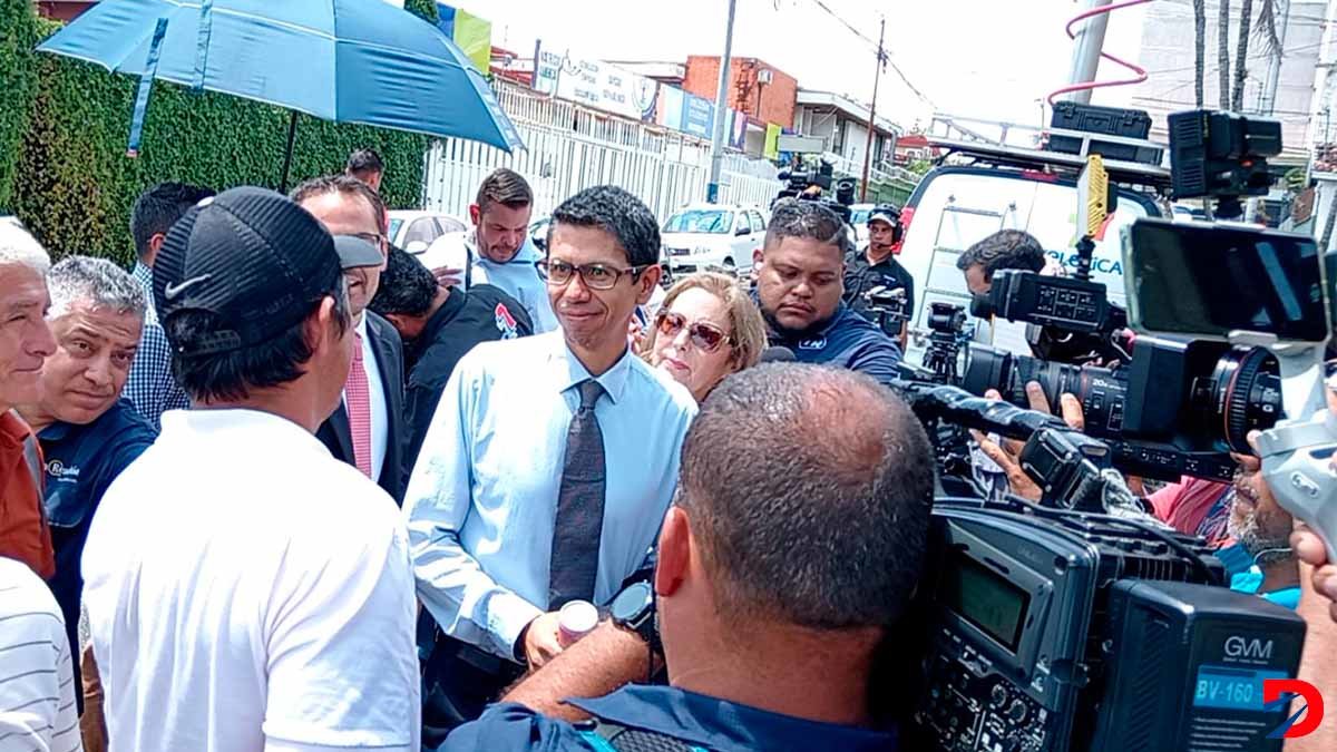 El ministro del MOPT, Luis Amador dejó manifestó que acudirá a la Asamblea Legisaltiva pero  dejó entrever que no contestaría preguntas del caso bajo invesrigación. Foto: Krissia Morris Gray.