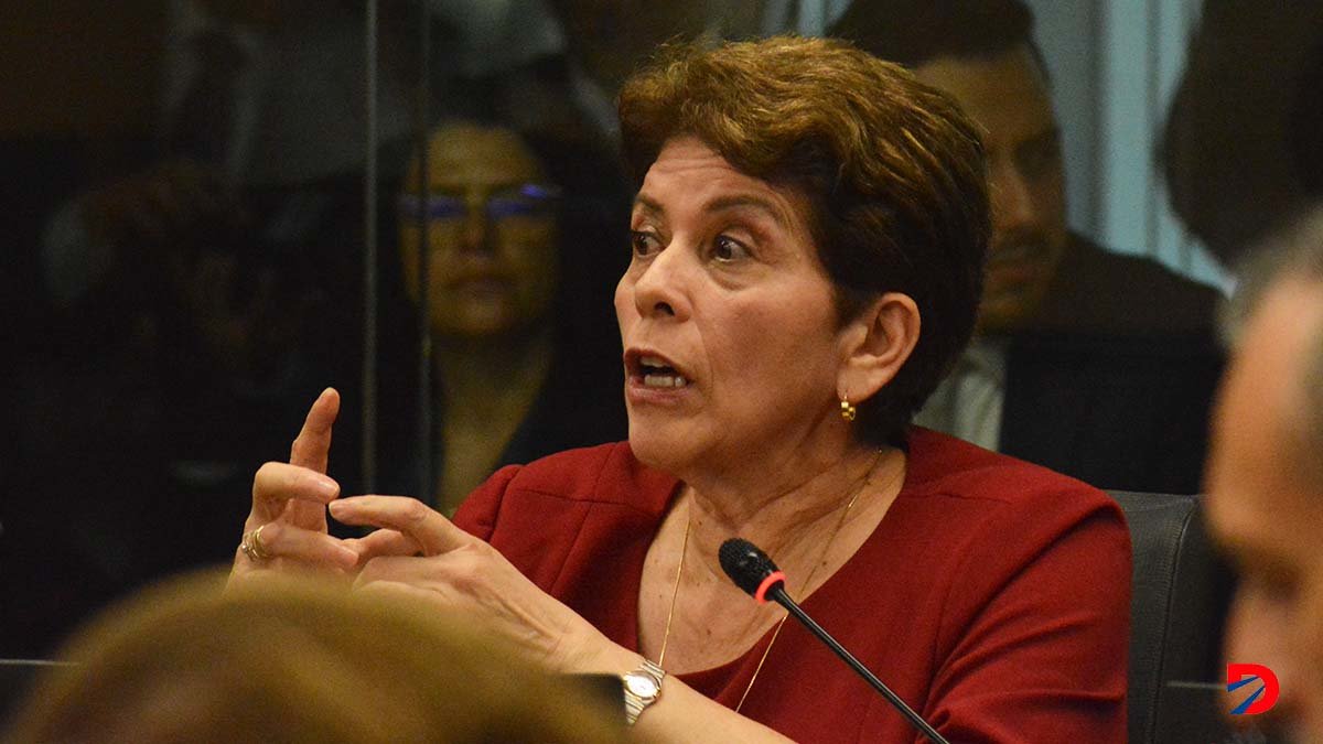 La Contralora Marta Acosta indica que las cosas en materio fiscal no esta también como se ha mencionado. Foto Sócrates Colindres