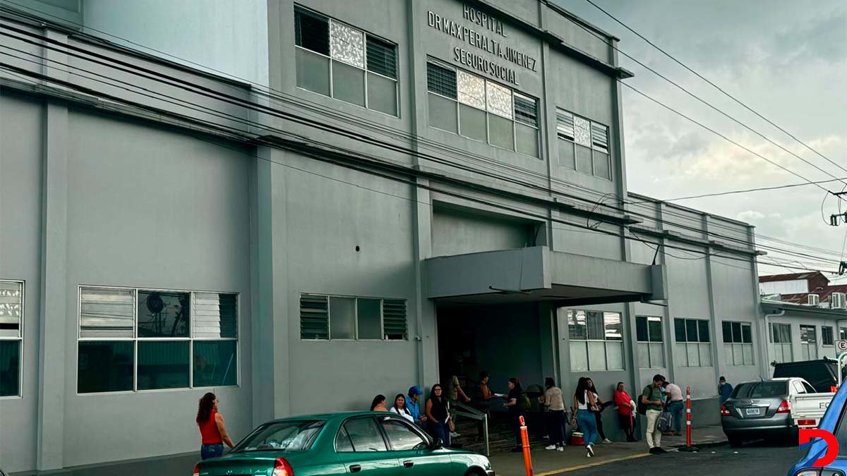 El hospital Max Peralta ya no da abasto, pero se retrasará la nueva construcción. Foto: CCSS