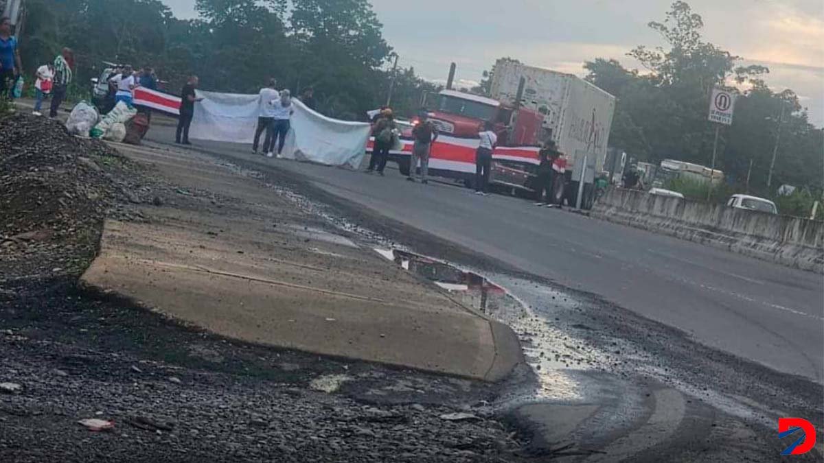 Tras loa acuerdos alcanzados, los manifestantes levantaron las protestas en la ruta 32. Foto: Revista Noticias Caribe CR.